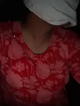 Mo000000  online show from April 12, 2026, 6:11 pm