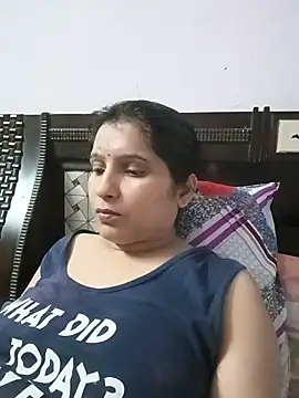 Snapshot of aliya-jaan71 chatting on August 3, 2026, 5:19 pm aliya-jaan71 online show from August 3, 2026, 5:19 pm