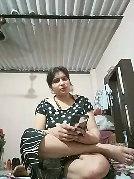 Snapshot of aliya-jaan71 chatting on June 4, 2026, 10:03 pm aliya-jaan71 online show from June 4, 2026, 10:03 pm