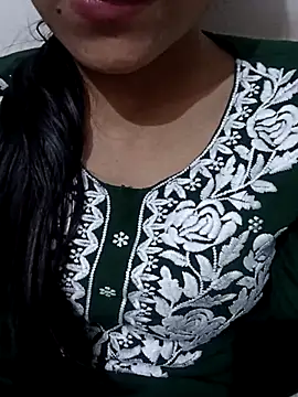 Miss linaa online show from November 12, 2025, 10:41 am