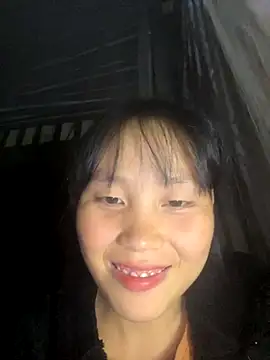 huong-18 online show from November 11, 2025, 2:23 pm