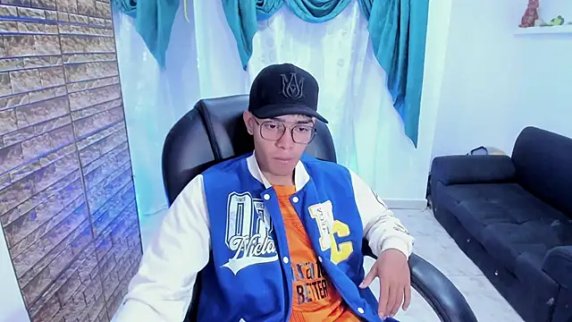 Hunteer Boy online show from September 30, 2025, 7:53 pm