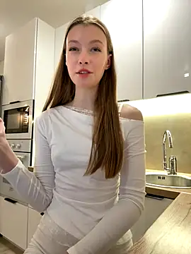 Snapshot of FriendlyFire_18 chatting on October 24, 2025, 7:35 pm FriendlyFire 18 online show from October 24, 2025, 7:35 pm