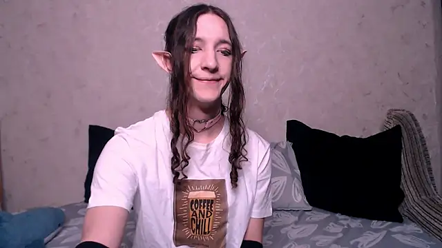 SilverMuse  online show from October 13, 2025, 12:01 am