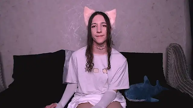 Snapshot of SilverMuse_ chatting on November 21, 2025, 11:59 pm SilverMuse online show from November 21, 2025, 11:59 pm