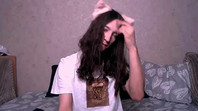 SilverMuse  online show from October 16, 2025, 4:43 am