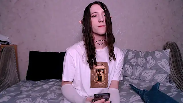 SilverMuse  online show from October 19, 2025, 11:18 pm