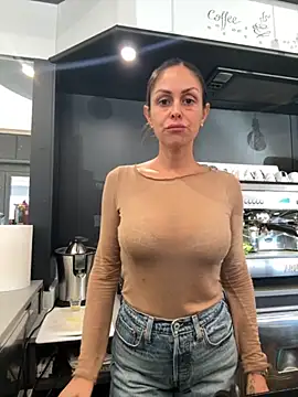 ainaht online show from November 25, 2025, 9:42 am