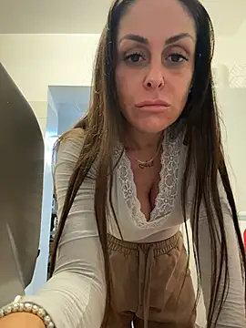 ainaht online show from November 16, 2025, 9:03 am