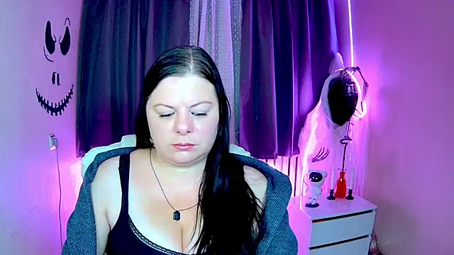 Snapshot of BritneyRaine chatting on October 19, 2025, 6:16 am BritneyRaine online show from October 19, 2025, 6:16 am