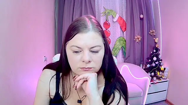 Snapshot of BritneyRaine chatting on December 3, 2025, 7:30 am BritneyRaine online show from December 3, 2025, 7:30 am