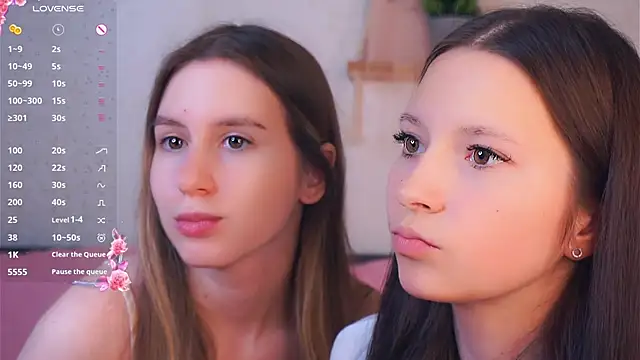 Snapshot of GabrielleLynchard chatting on November 25, 2025, 8:31 pm GabrielleLynchard online show from November 25, 2025, 8:31 pm