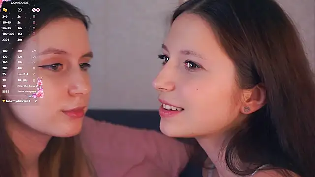 GabrielleLynchard online show from December 2, 2025, 8:54 pm