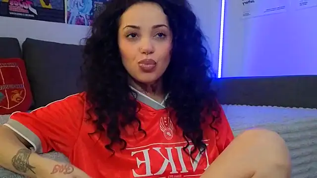 KiraQuinn1 online show from February 26, 2026, 4:51 pm