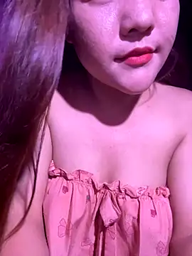 Trang-cute18 online show from September 24, 2025, 4:57 pm