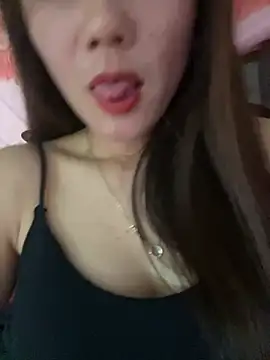 Moon pusy online show from June 24, 2026, 2:21 am