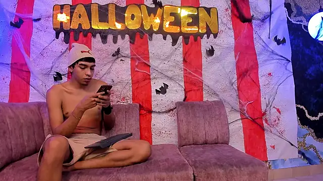 Snapshot of Juicy_Creww chatting on October 31, 2025, 9:06 am Juicy Creww online show from October 31, 2025, 9:06 am