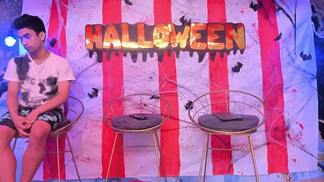 Snapshot of Juicy_Creww chatting on October 17, 2025, 9:56 am Juicy Creww online show from October 17, 2025, 9:56 am