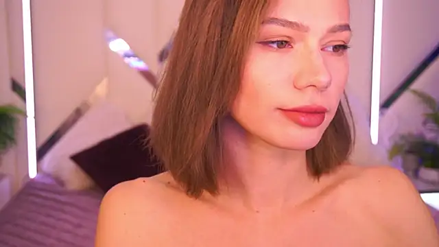 Snapshot of ShyySiren chatting on December 2, 2025, 9:00 am ShyySiren online show from December 2, 2025, 9:00 am