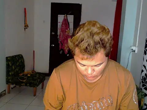 Snapshot of Gayasianzowe chatting on September 26, 2025, 10:38 pm Gayasianzowe online show from September 26, 2025, 10:38 pm