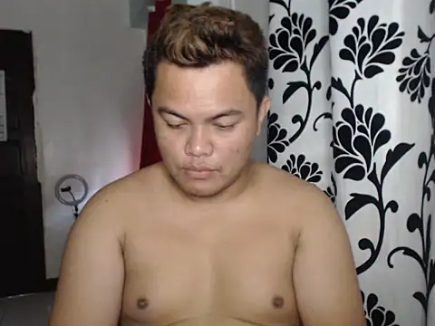 Snapshot of Gayasianzowe chatting on October 8, 2025, 5:53 am Gayasianzowe online show from October 8, 2025, 5:53 am