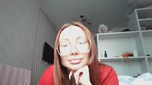 Elyvethh online show from November 1, 2025, 12:21 pm