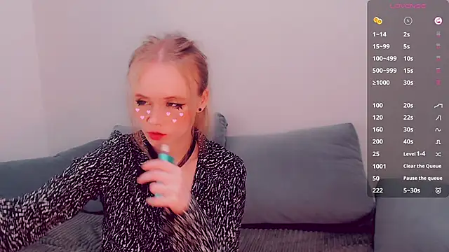 AliceNya cute online show from April 1, 2026, 2:24 am