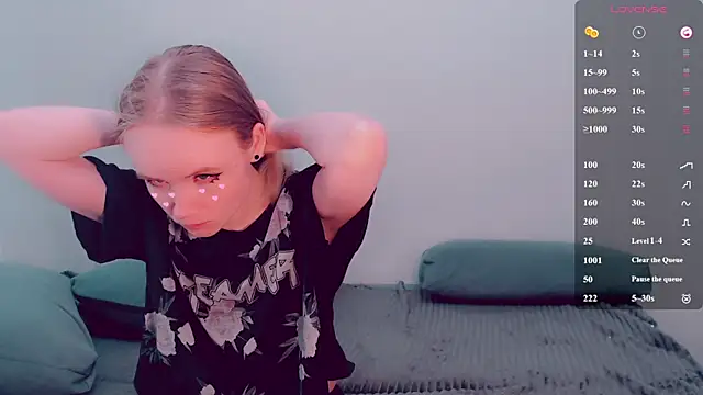 AliceNya cute online show from April 27, 2026, 5:16 am
