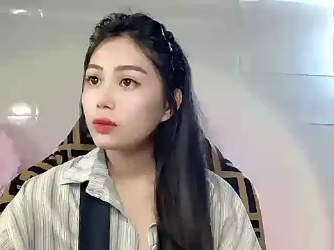 Snapshot of Lyly4757 chatting on November 8, 2025, 2:20 pm Lyly4757 online show from November 8, 2025, 2:20 pm