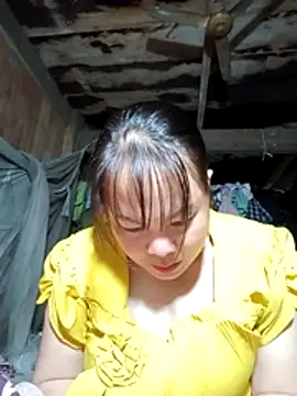 emilyzz online show from May 3, 2026, 1:55 am