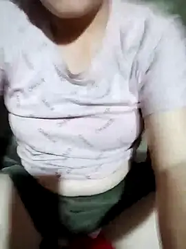 emilyzz online show from September 24, 2025, 1:28 pm