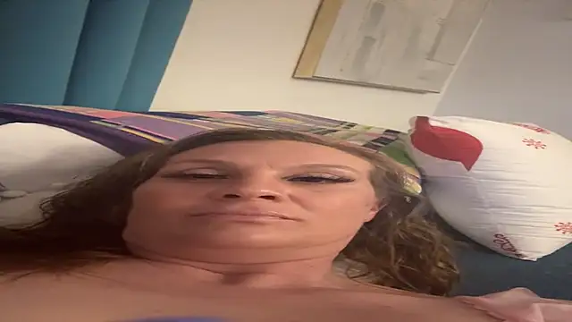 Ariasweetaspie online show from February 10, 2026, 6:12 am