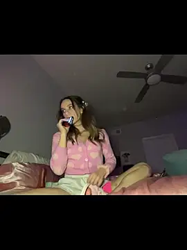 Texxaspearl online show from December 1, 2025, 10:05 am