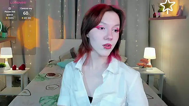 Snapshot of JessieRich chatting on December 18, 2025, 10:57 pm JessieRich online show from December 18, 2025, 10:57 pm