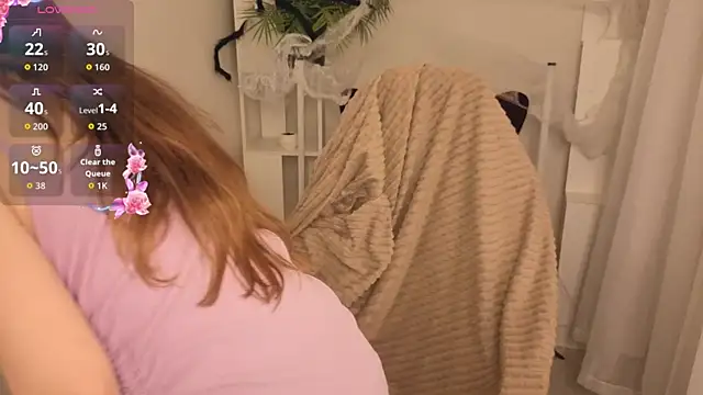 Snapshot of KarenSmitht chatting on November 2, 2025, 3:50 pm KarenSmitht online show from November 2, 2025, 3:50 pm