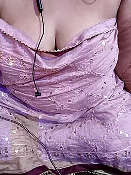 lickcandy online show from November 19, 2025, 8:20 pm