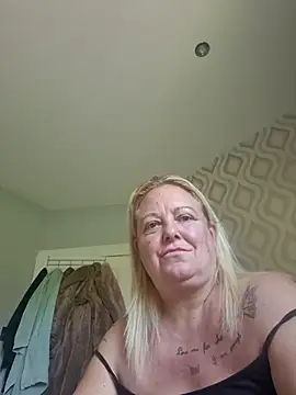 prettysexy2711 online show from October 6, 2025, 9:10 am