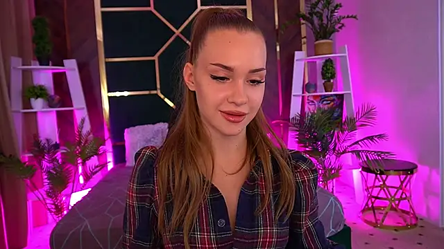 SweetAngellic online show from September 21, 2025, 12:43 pm