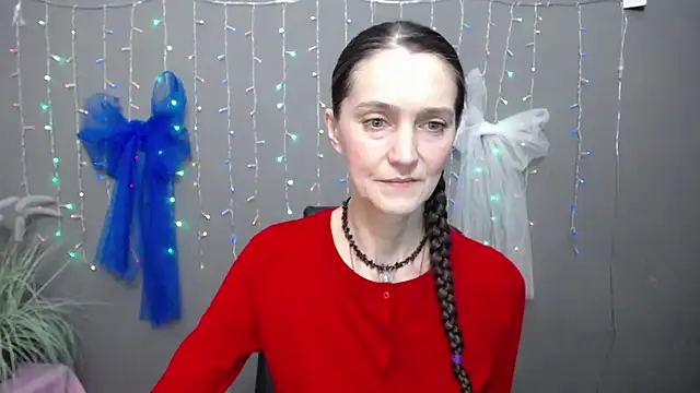 Snapshot of TayaFinch chatting on November 25, 2025, 2:17 pm TayaFinch online show from November 25, 2025, 2:17 pm