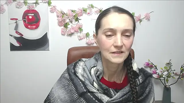 Snapshot of TayaFinch chatting on November 21, 2025, 1:10 pm TayaFinch online show from November 21, 2025, 1:10 pm