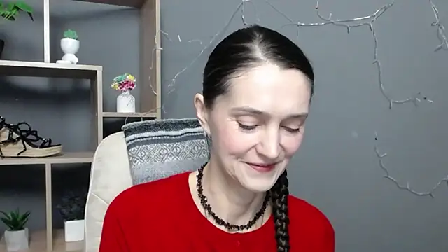 Snapshot of TayaFinch chatting on November 19, 2025, 1:11 pm TayaFinch online show from November 19, 2025, 1:11 pm