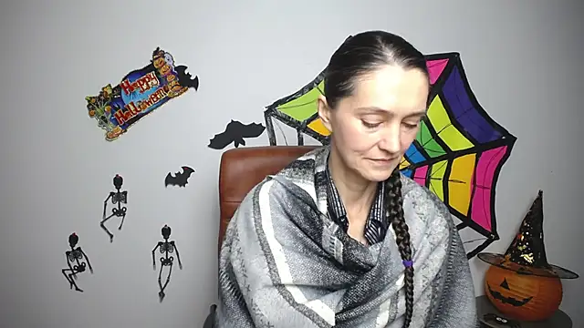 Snapshot of TayaFinch chatting on November 1, 2025, 2:33 pm TayaFinch online show from November 1, 2025, 2:33 pm