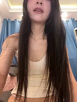 Snapshot of qiqi_x chatting on November 9, 2025, 2:32 pm qiqi x online show from November 9, 2025, 2:32 pm