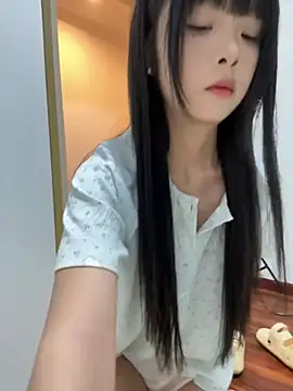 Snapshot of qiqi_x chatting on May 5, 2026, 2:09 pm qiqi x online show from May 5, 2026, 2:09 pm