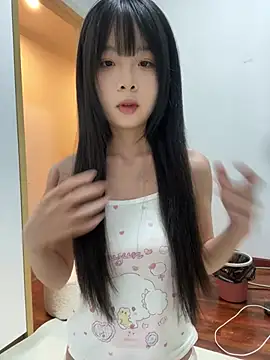 Snapshot of qiqi_x chatting on May 4, 2026, 2:20 pm qiqi x online show from May 4, 2026, 2:20 pm