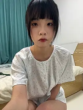 Snapshot of qiqi_x chatting on April 18, 2026, 1:46 pm qiqi x online show from April 18, 2026, 1:46 pm