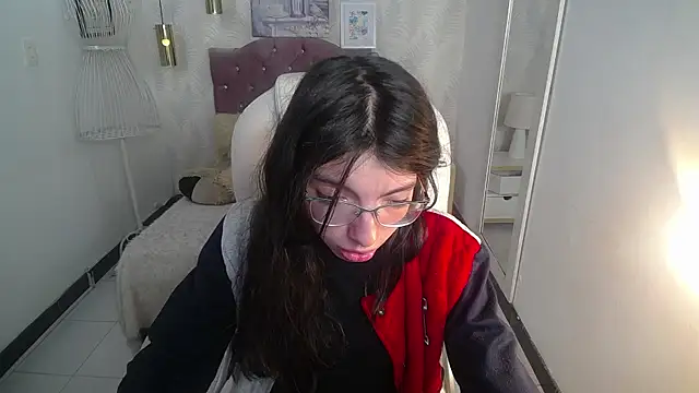 alllyson  online show from November 14, 2025, 8:45 pm