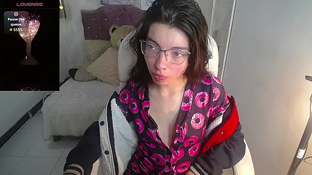 alllyson  online show from November 13, 2025, 7:51 pm