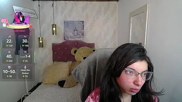 alllyson  online show from October 15, 2025, 7:44 pm