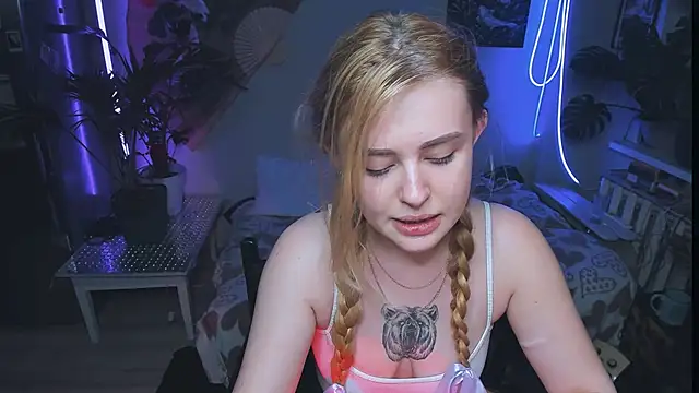Alexa  Pears online show from October 4, 2025, 9:38 pm